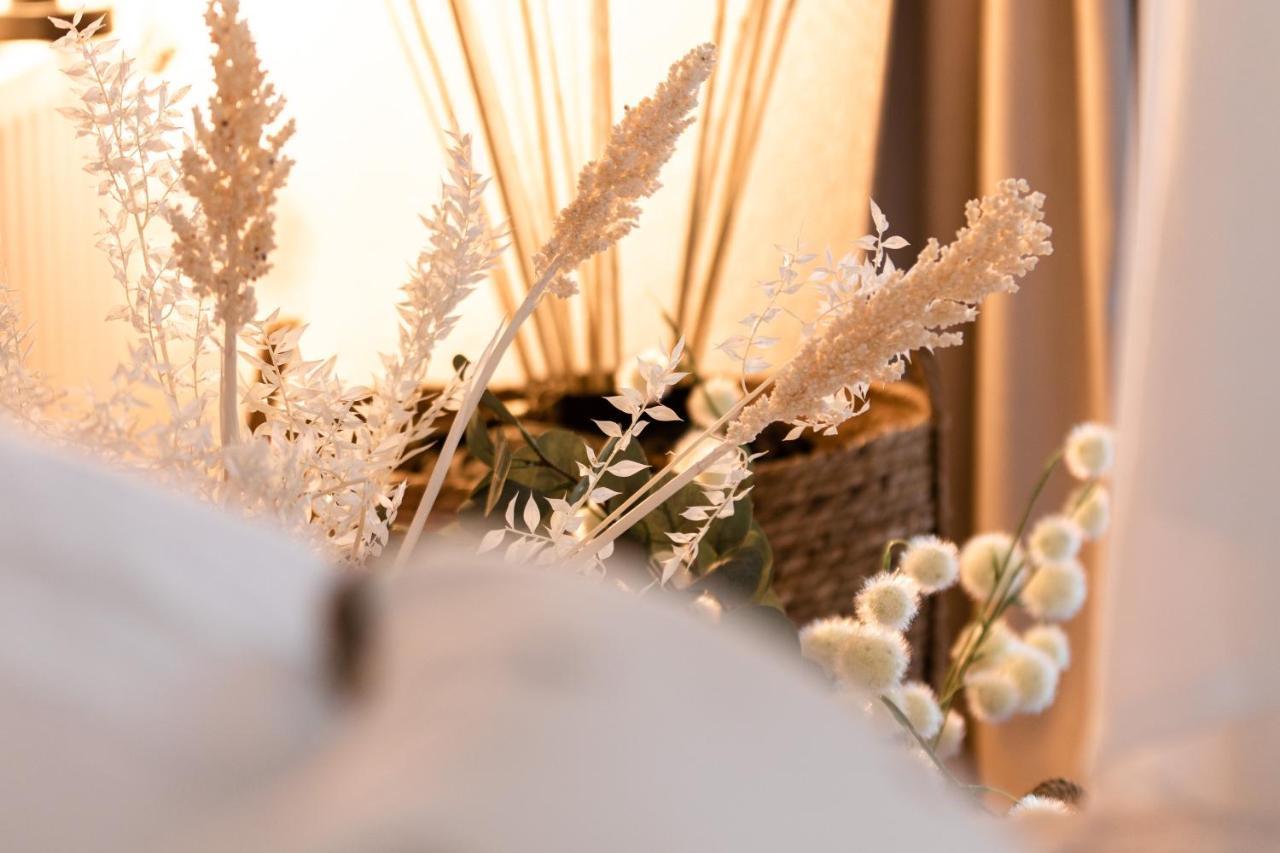 Love Room Boheme Les Petits Plaisirs Angers Bagian luar foto