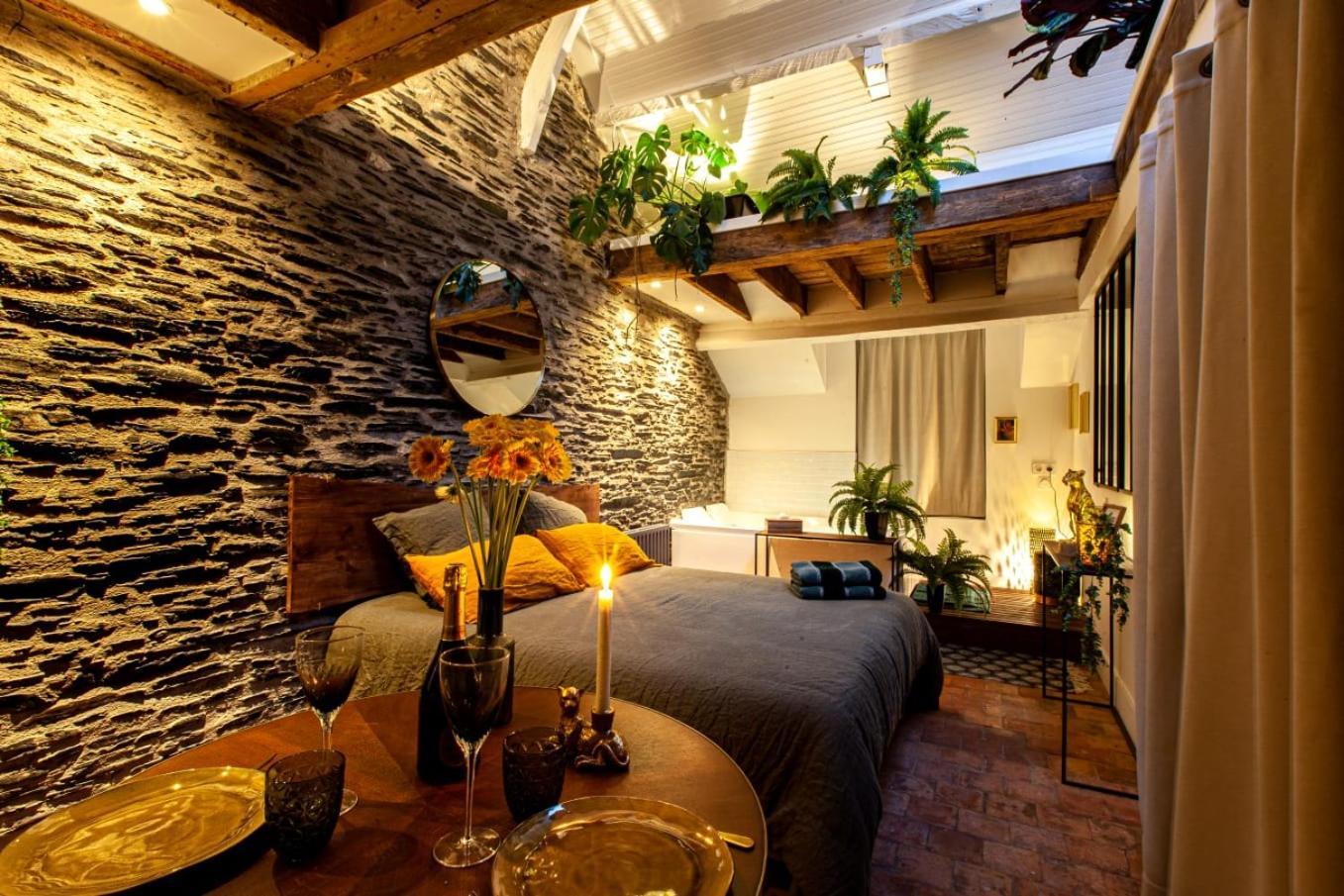 Love Room Boheme Les Petits Plaisirs Angers Bagian luar foto